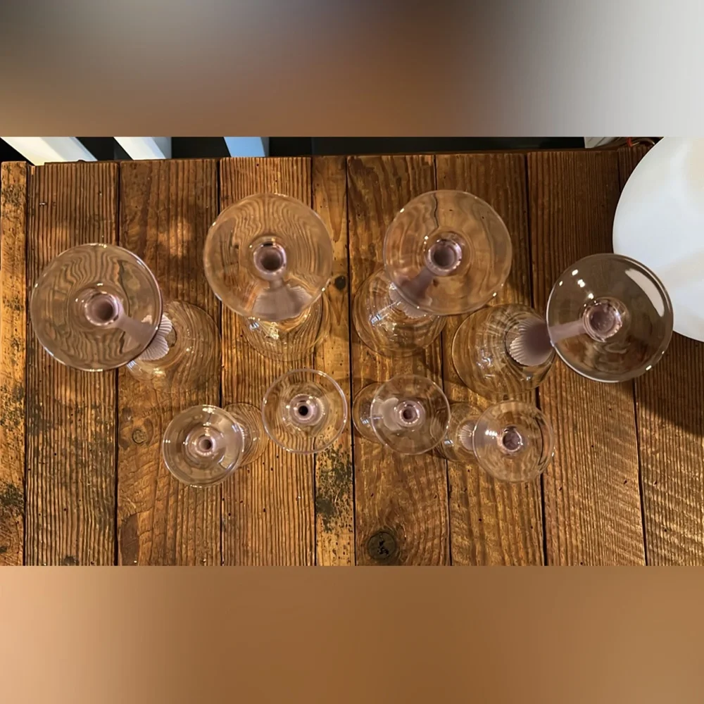 Vintage Set of Amethyst Stemmed Wine and Liqueur Glasses (8) - Picture 3 of 7